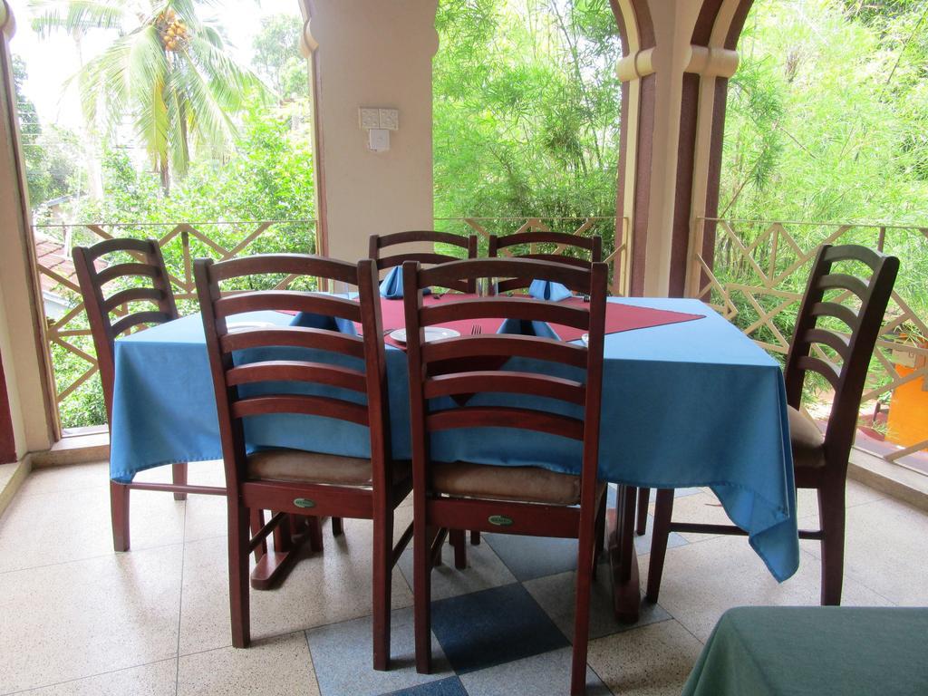 Hotel Shalini Anuradhapura Bagian luar foto
