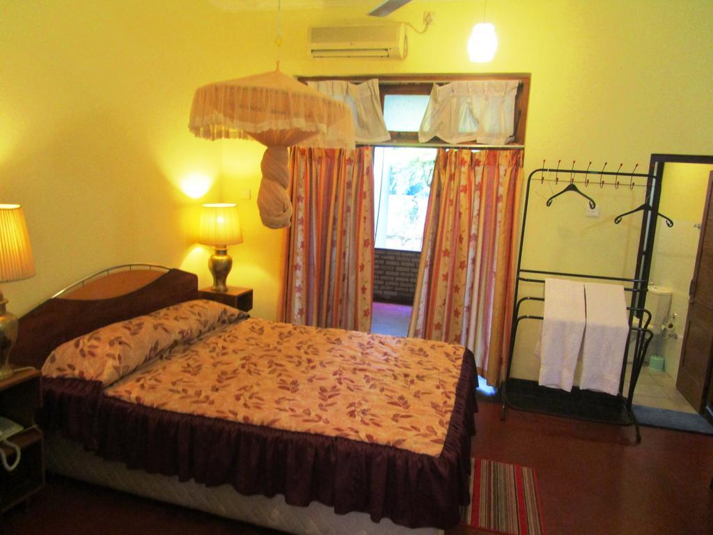 Hotel Shalini Anuradhapura Ruang foto