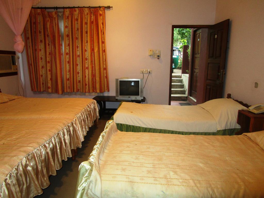 Hotel Shalini Anuradhapura Ruang foto