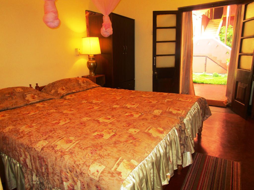 Hotel Shalini Anuradhapura Ruang foto