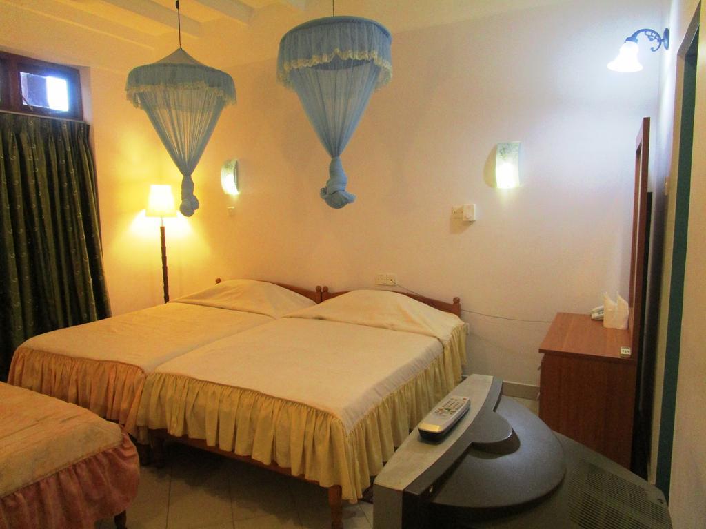 Hotel Shalini Anuradhapura Ruang foto